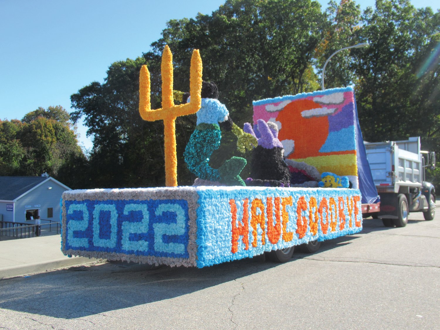 Johnston High School’s Class of 2022 used an ocean theme titled "Wave Goodbye" for its final Homecoming float.